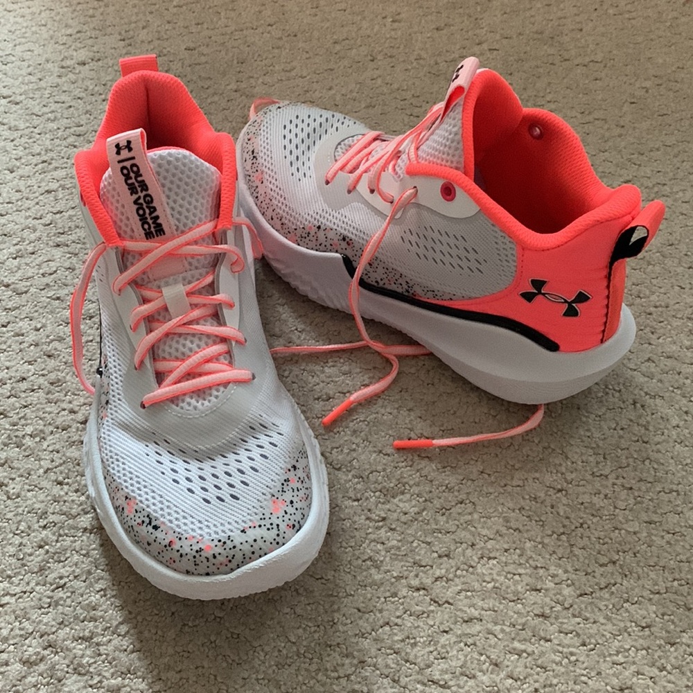 brand new under armour basketball shoes